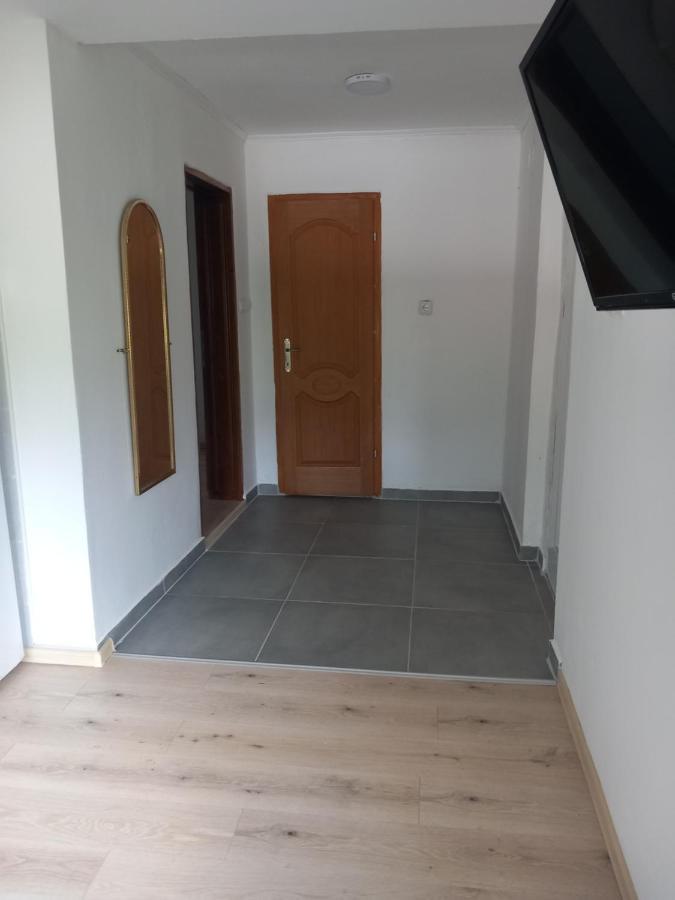 Apartment Deni *